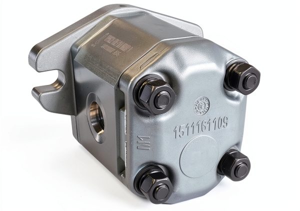 Hydraulic Gear Pump SAE AA Flange 3625psi Clockwise Rotate 3.5cc/rev-4